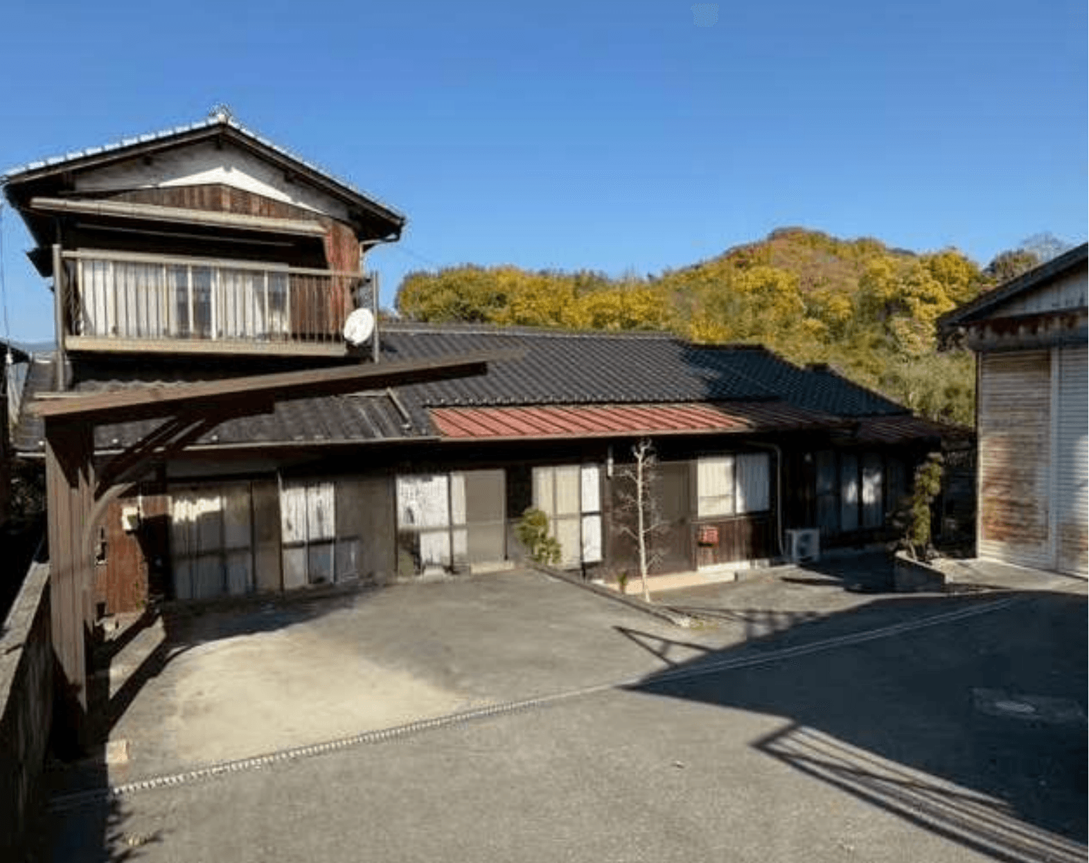 中古一戸建住宅/ｶﾞﾚｰｼﾞ倉庫付